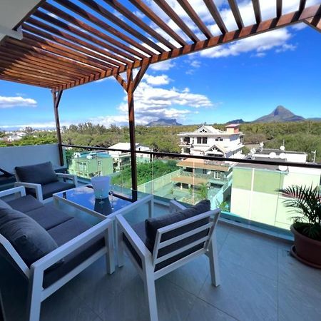 Top-Floor Modern 3Bd Penthouse With Beautiful Mountain View Terrace - 5 Min Walk To Beach Flic en Flac Ngoại thất bức ảnh