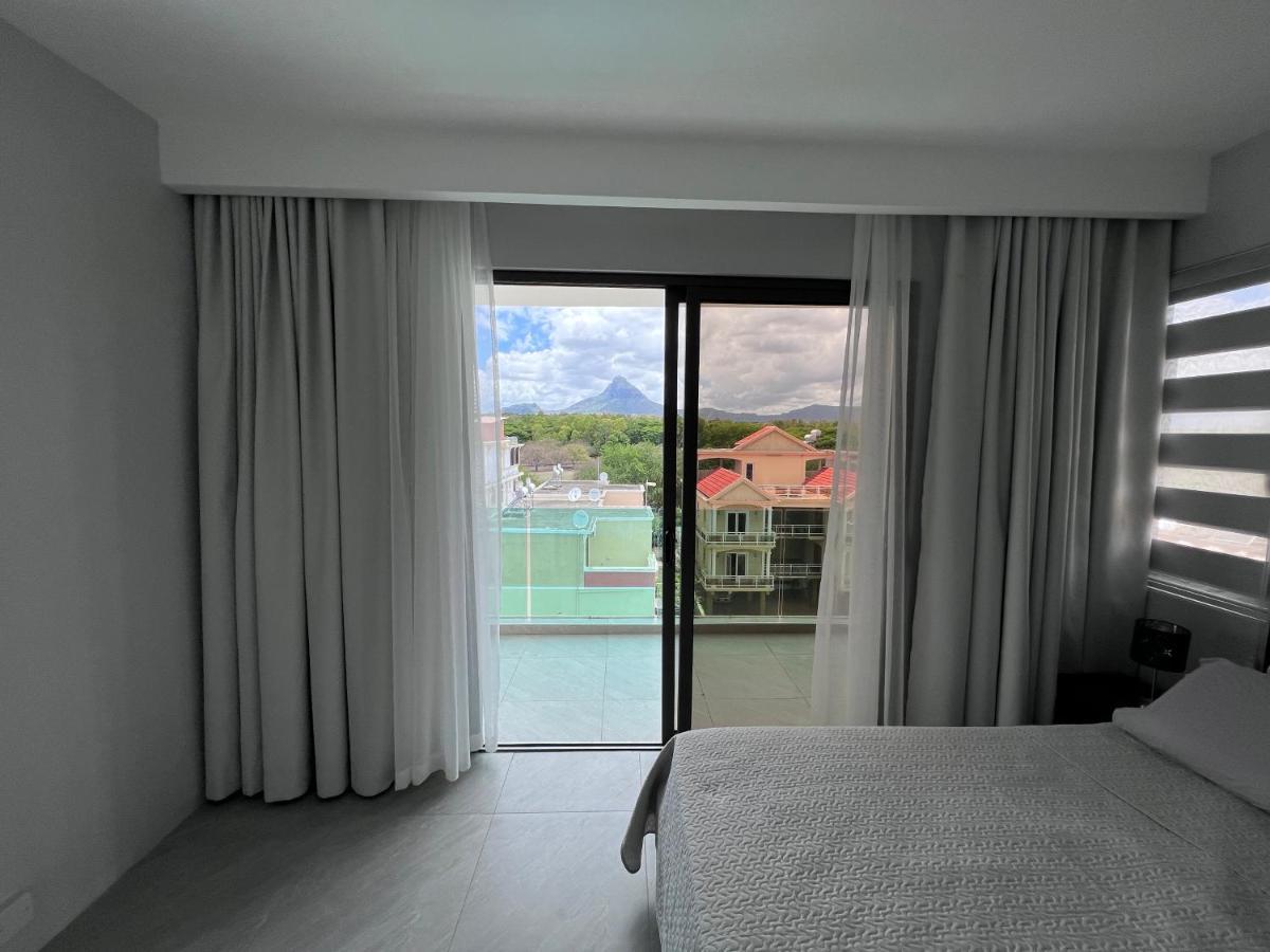 Top-Floor Modern 3Bd Penthouse With Beautiful Mountain View Terrace - 5 Min Walk To Beach Flic en Flac Ngoại thất bức ảnh