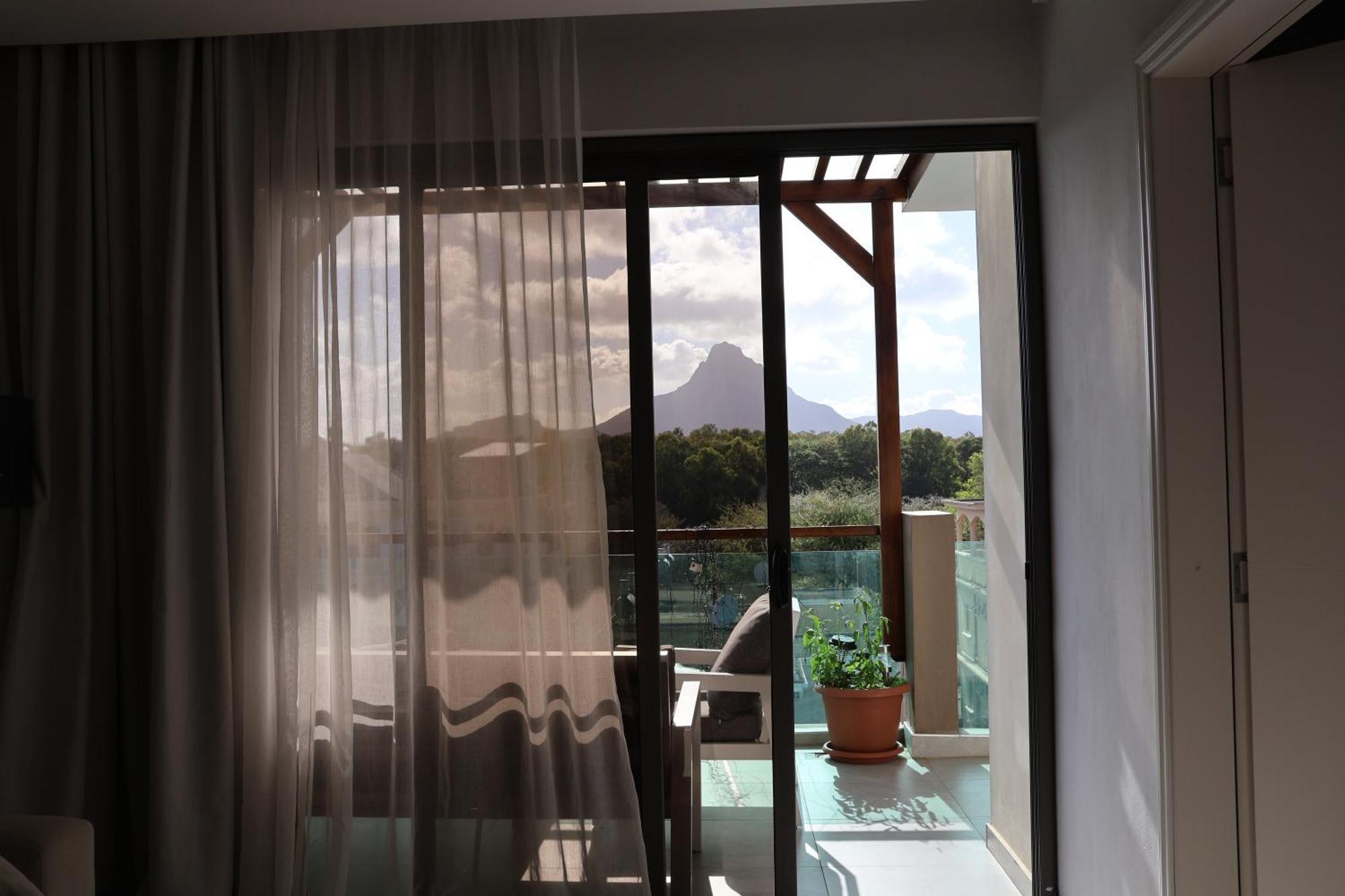 Top-Floor Modern 3Bd Penthouse With Beautiful Mountain View Terrace - 5 Min Walk To Beach Flic en Flac Ngoại thất bức ảnh